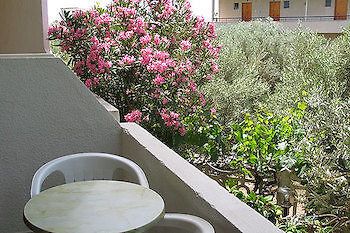 Voula Apartments Aegina Luaran gambar